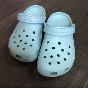 crocs